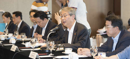 임종룡 금융위원장이 지난달 31일 서울 중구 은행회관에서 열린 '금융개혁 현장점검 간담회'에서 모두발언을 하고 있다.  사진=유동일기자 eddieyou@